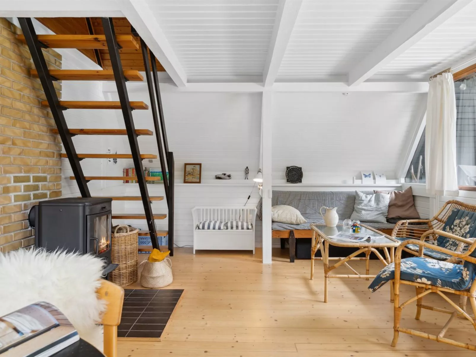 "Jouni" - 1.6km from the sea-Binnen