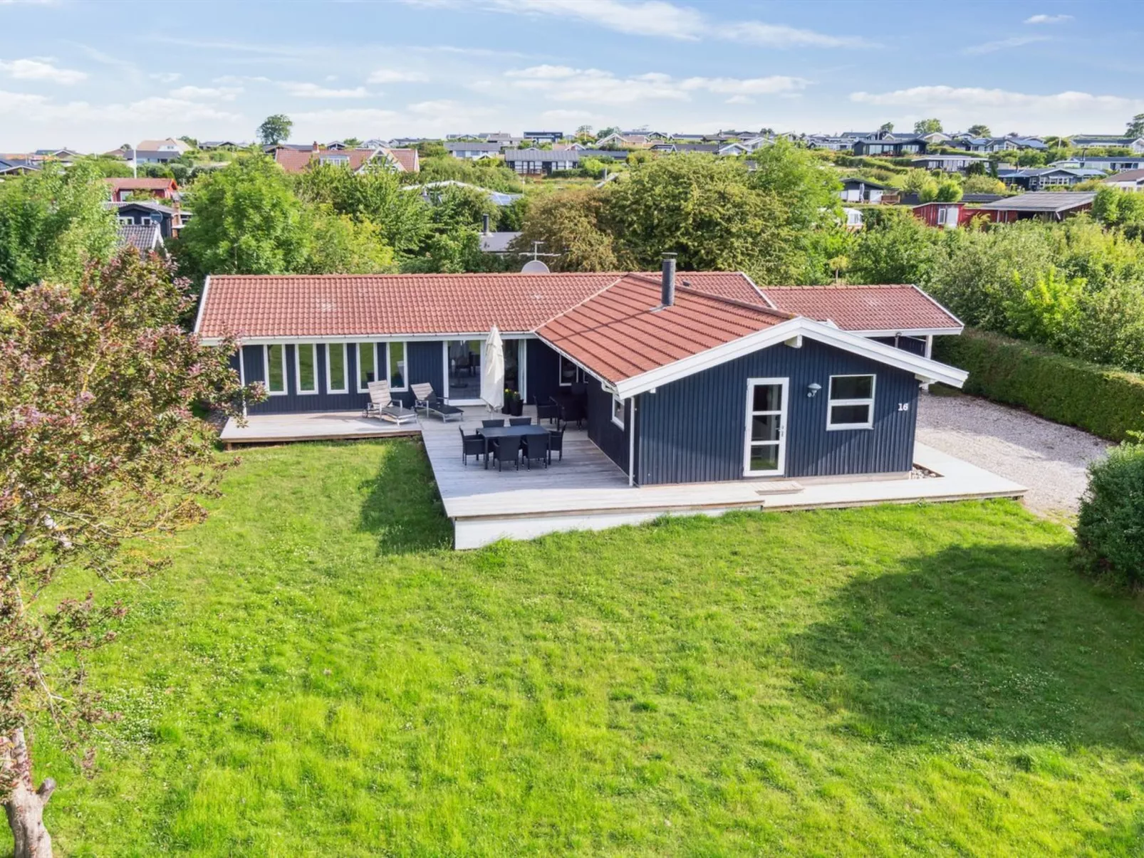"Isto" - 250m from the sea