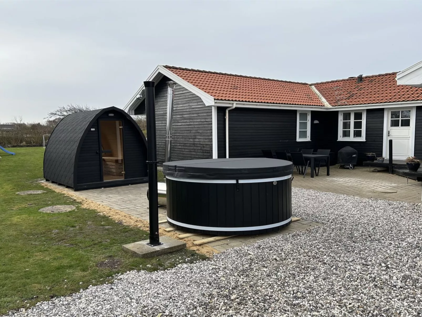 "Torhild" - 700m from the sea-Buiten