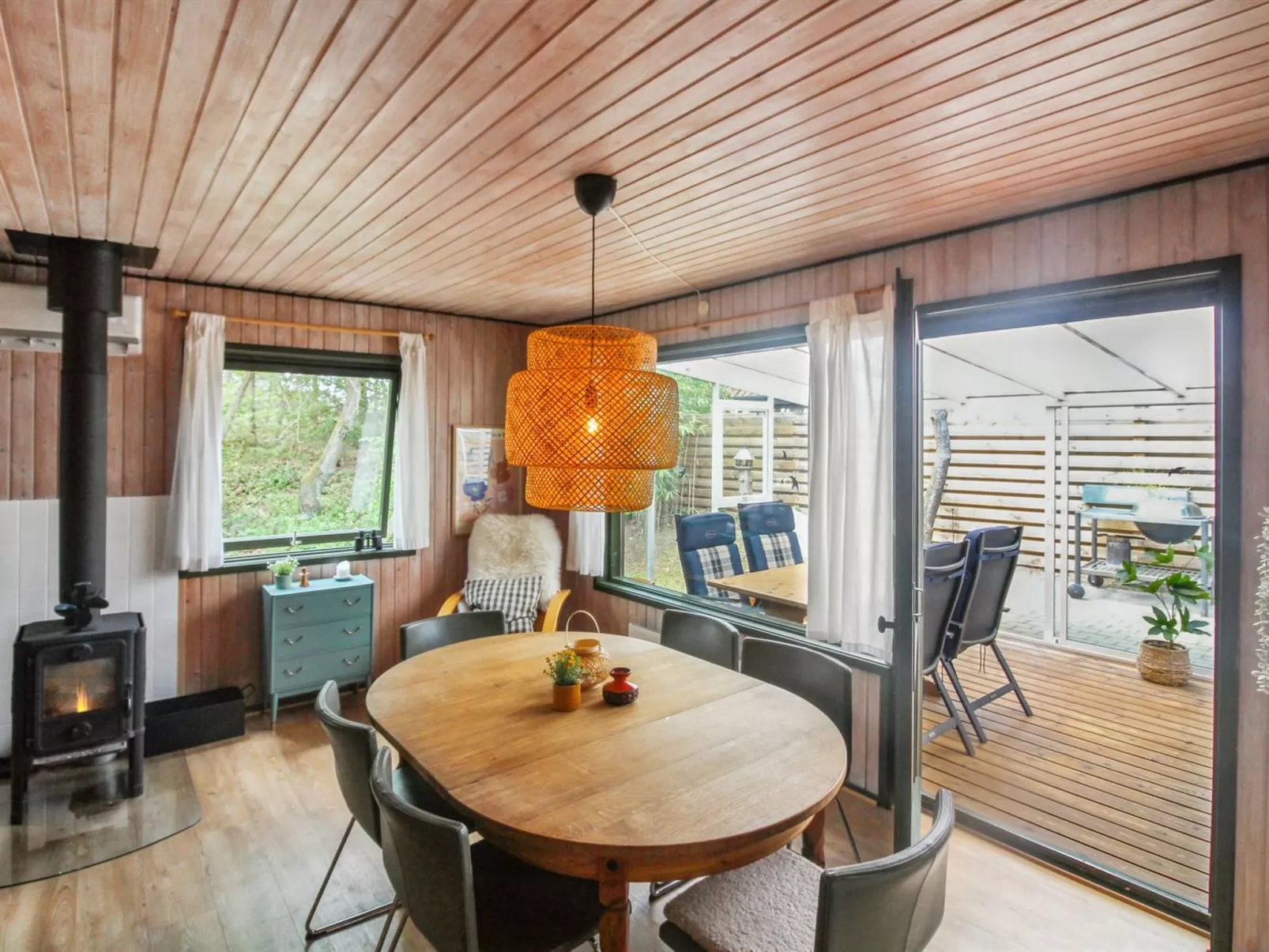 "Ellinor" - 300m from the sea-Binnen