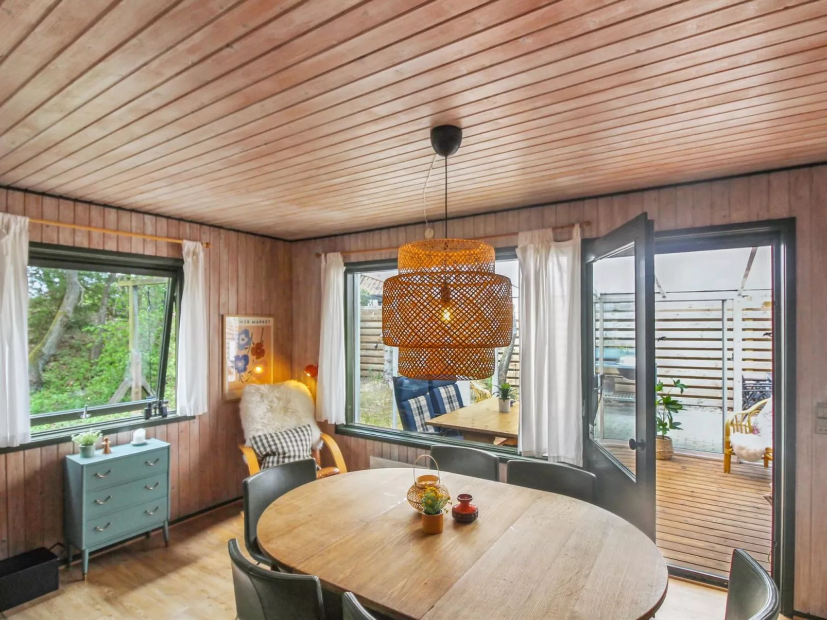 "Ellinor" - 300m from the sea-Binnen