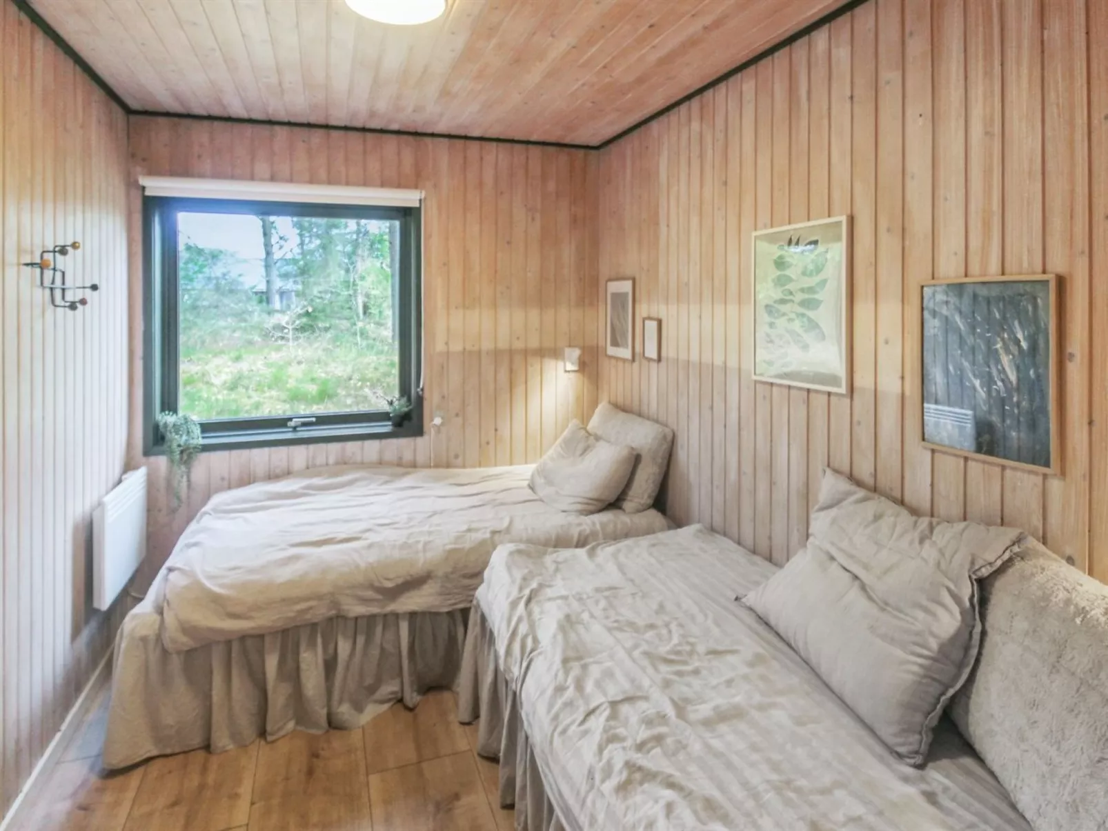 "Ellinor" - 300m from the sea-Binnen