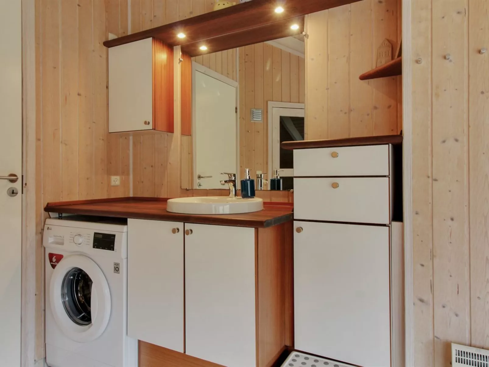 "Paulette" - 450m from the sea-Binnen
