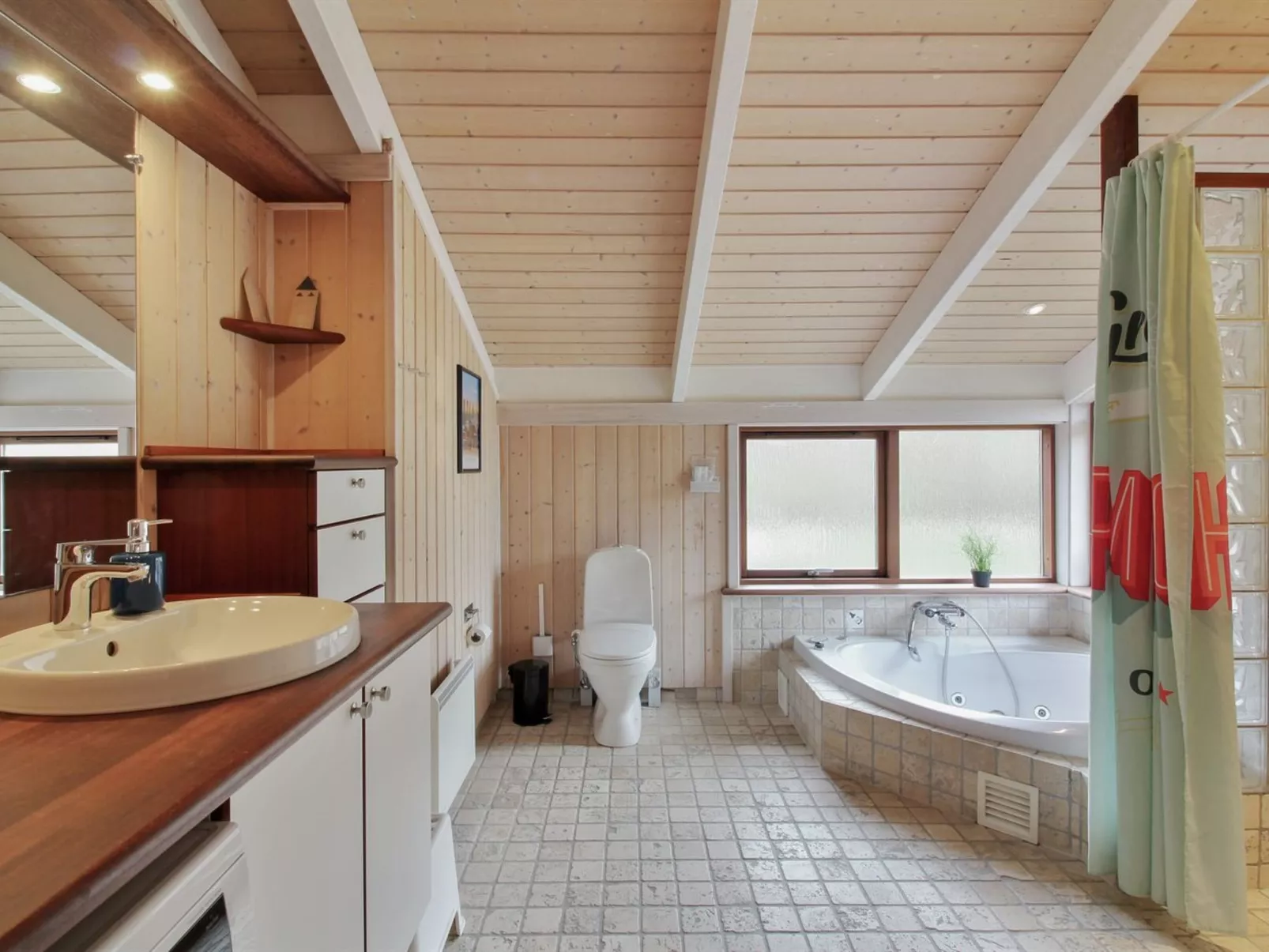 "Paulette" - 450m from the sea-Binnen