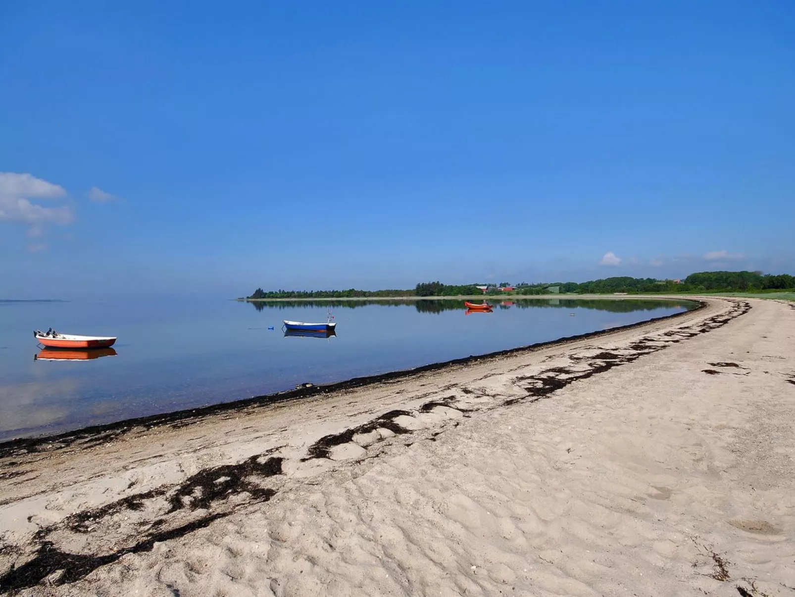 "Alrun" - 150m to the inlet-Buiten