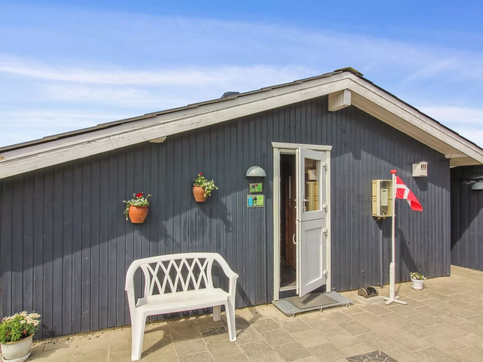 "Hælf" - 400m from the sea-Binnen