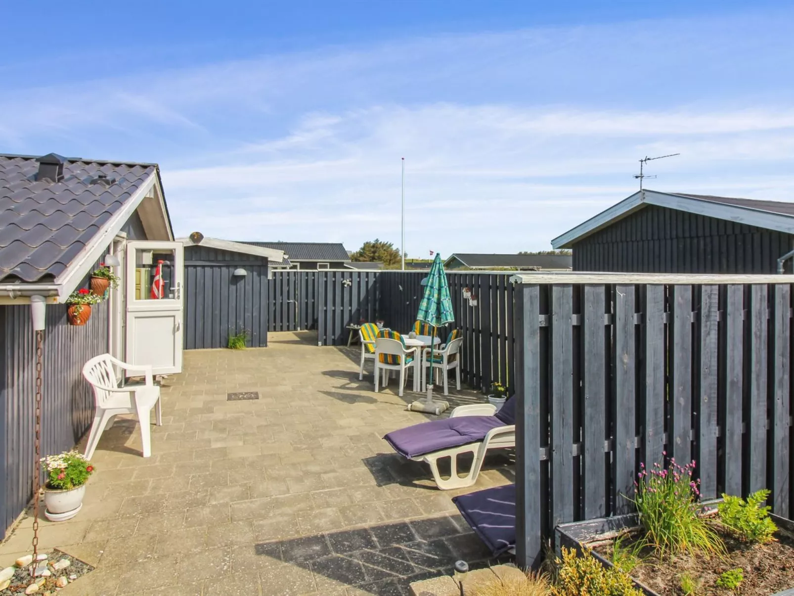 "Hælf" - 400m from the sea-Buiten