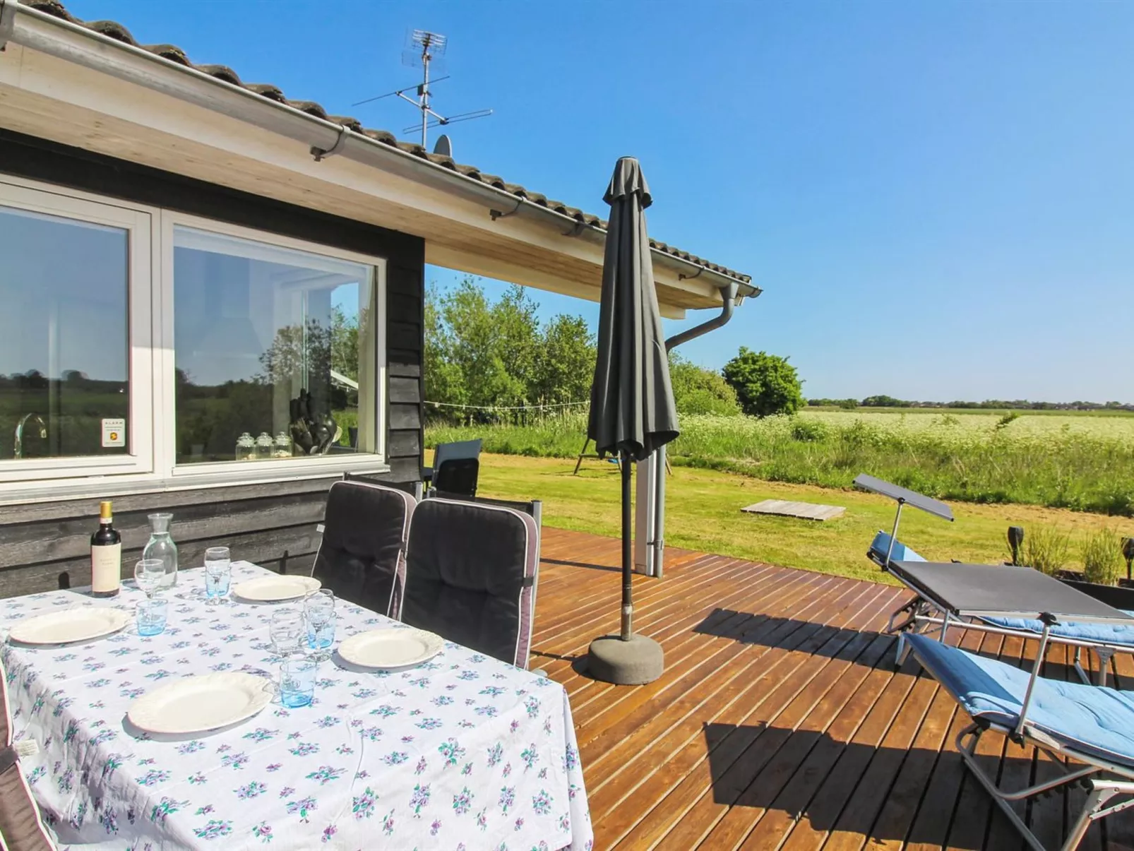 "Hampus" - 500m from the sea-Buiten