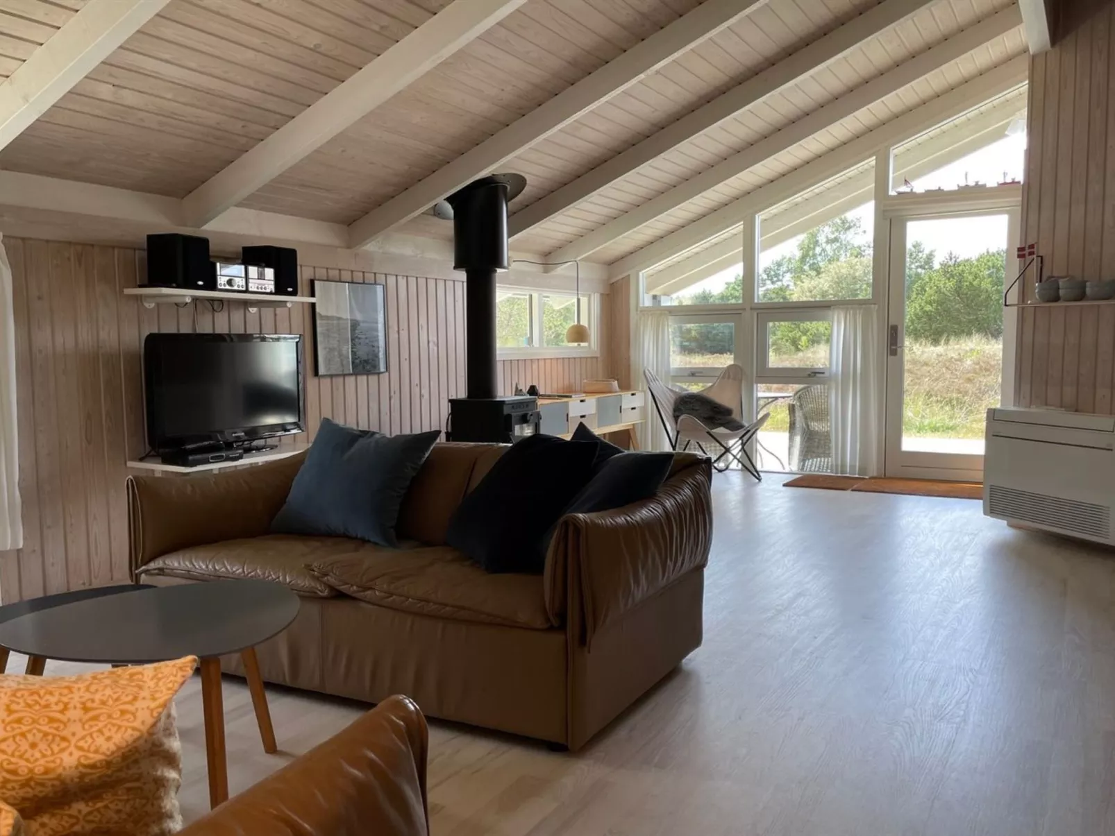 "Ertan" - 500m from the sea-Binnen