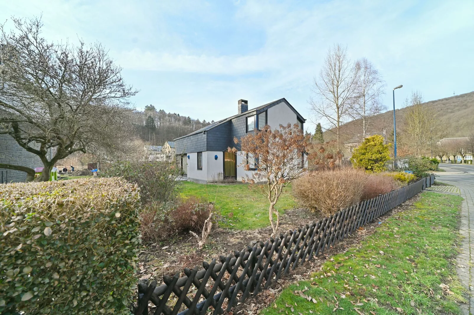Symon Lodge-Buitenkant zomer