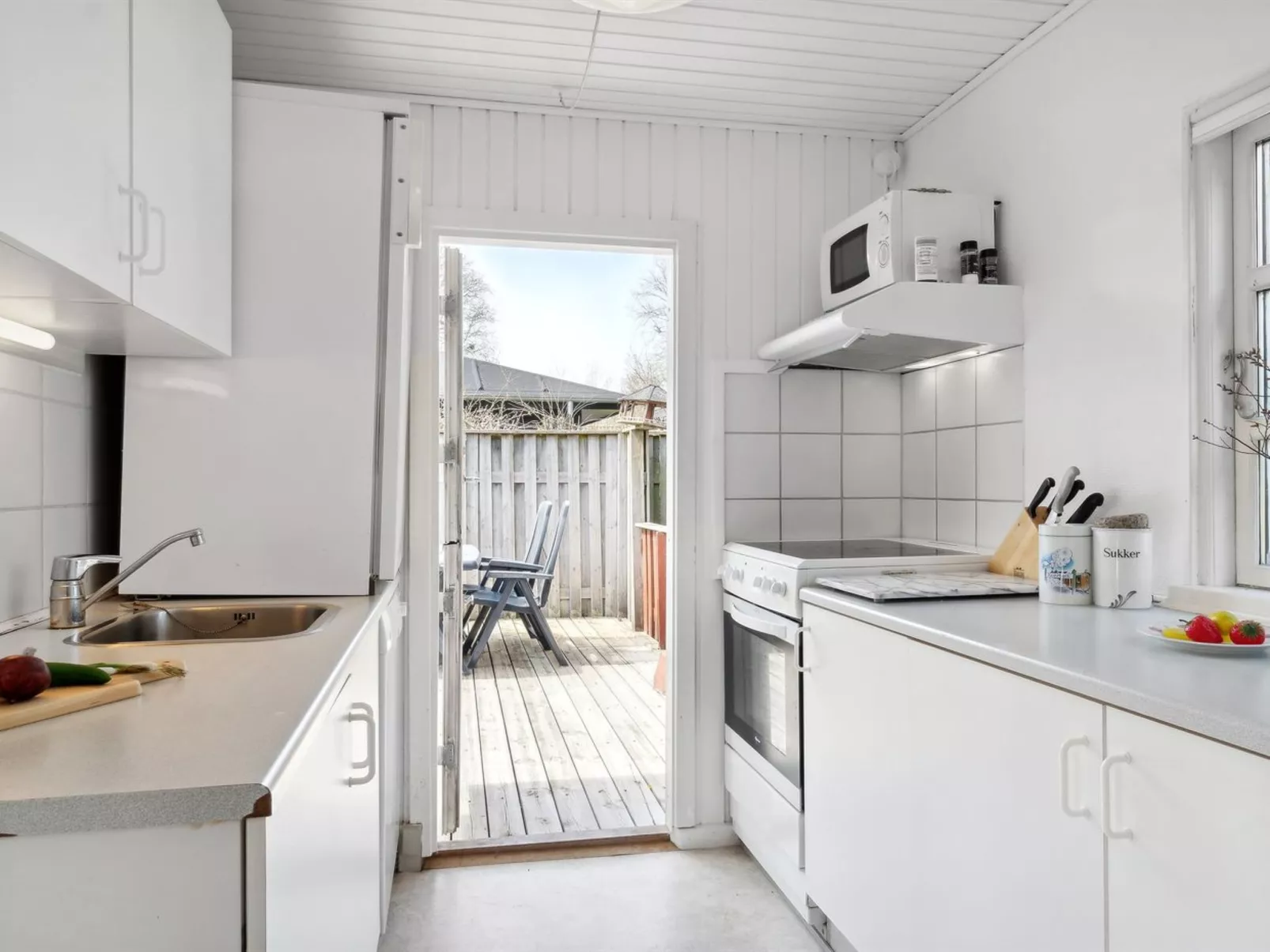 "Ingobert" - 50m from the sea-Binnen