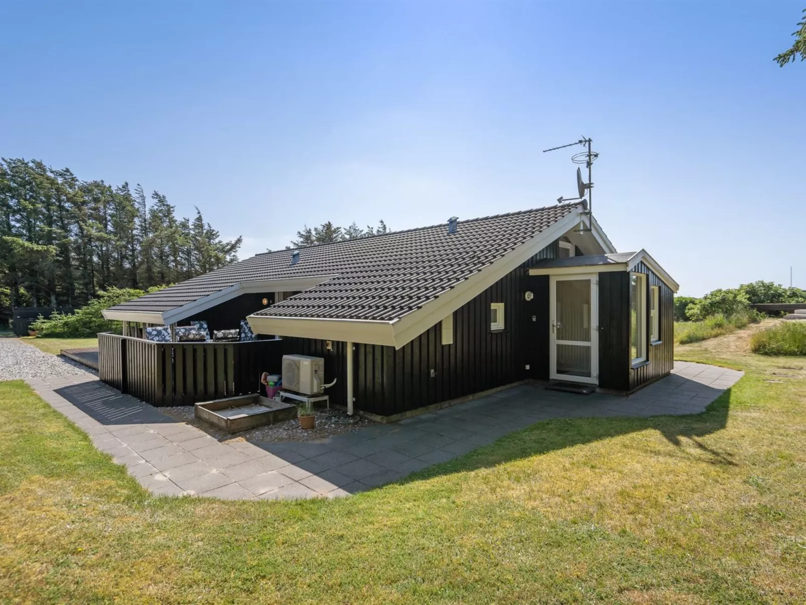 "Ilka" - 375m from the sea-Buiten