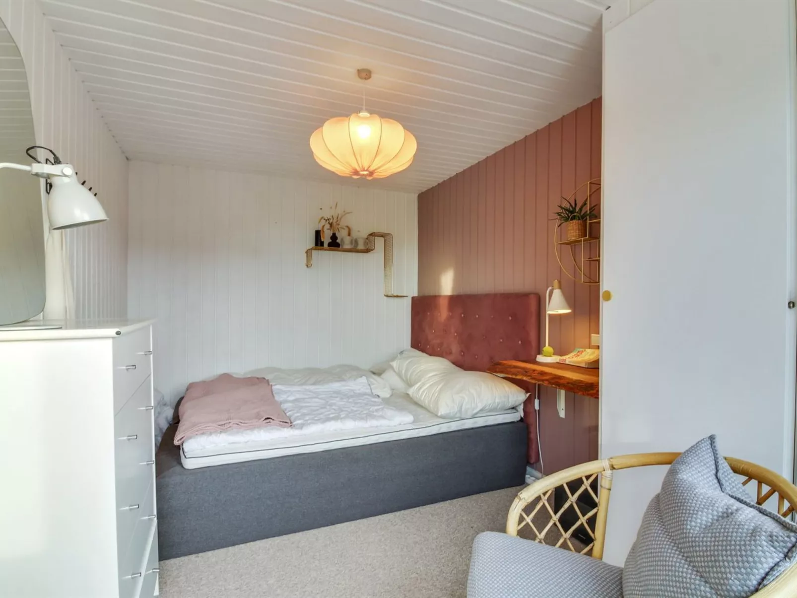"Frederik" - 400m from the sea-Binnen