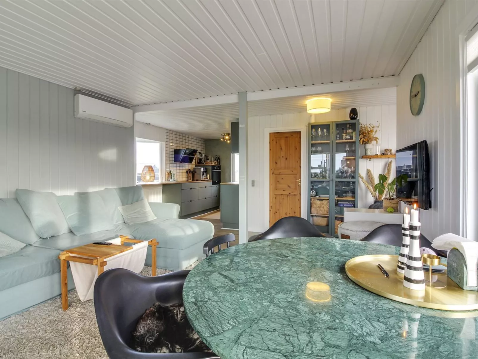 "Frederik" - 400m from the sea-Binnen