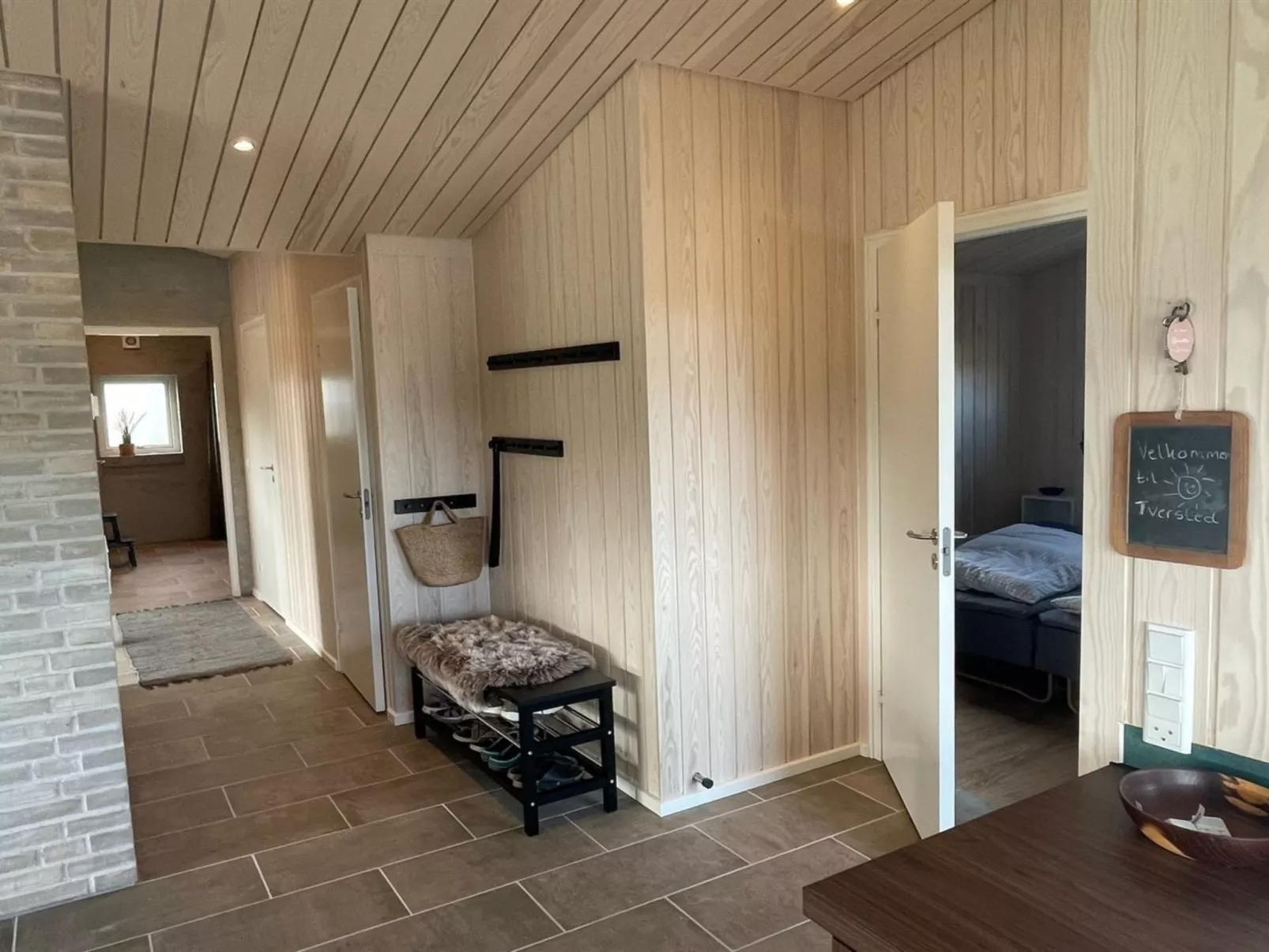 "Hinda" - 1.2km from the sea-Binnen