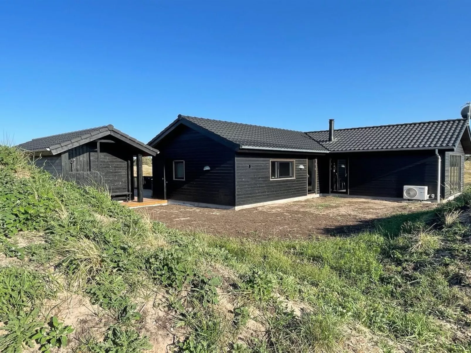 "Hinda" - 1.2km from the sea-Binnen