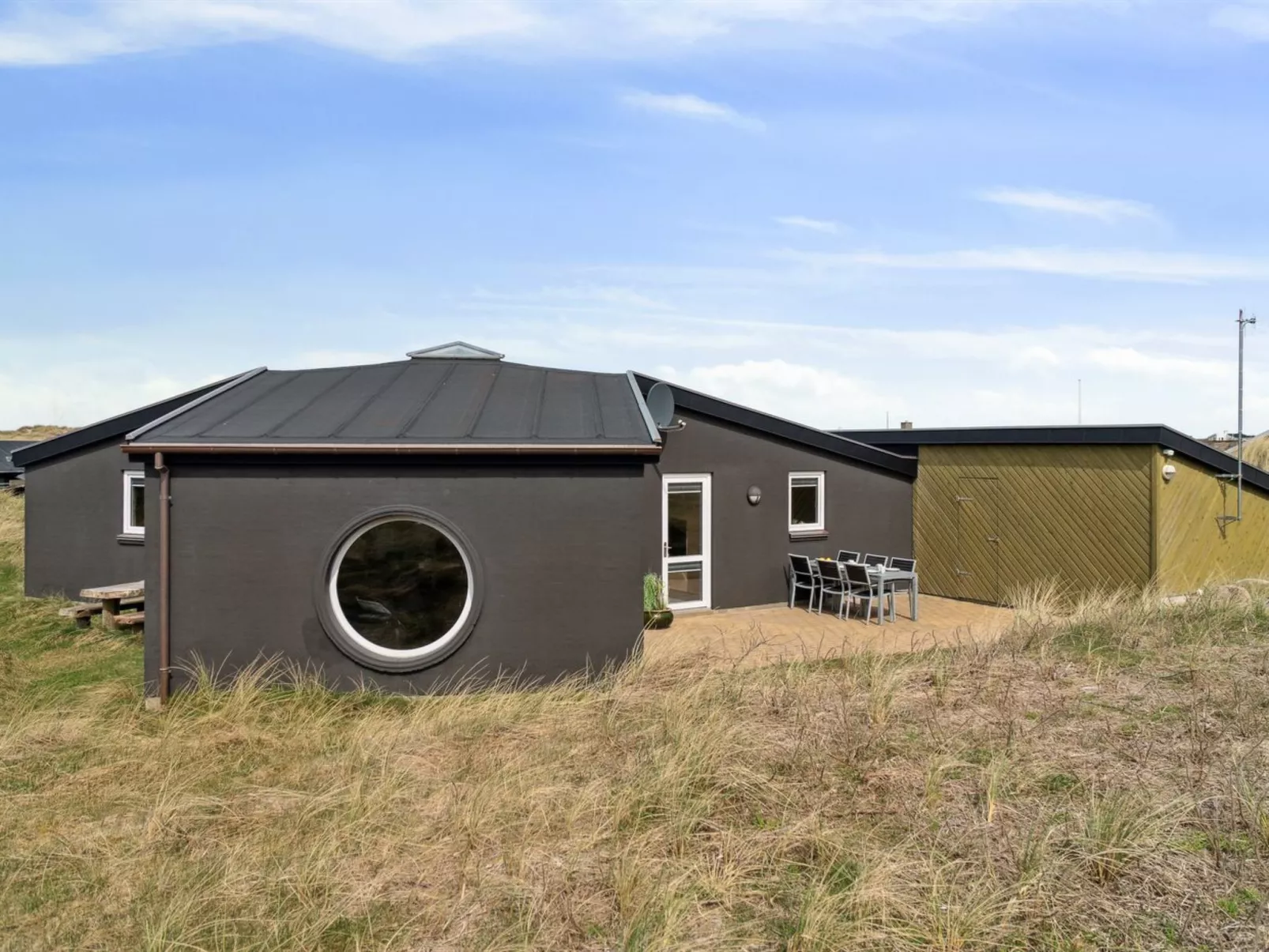 "Dennik" - 100m from the sea-Buiten