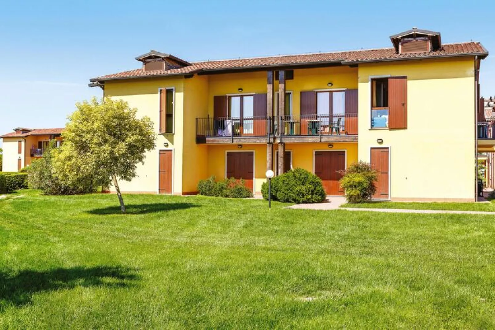 Residence Eden, Peschiera-bilo-Buitenkant zomer