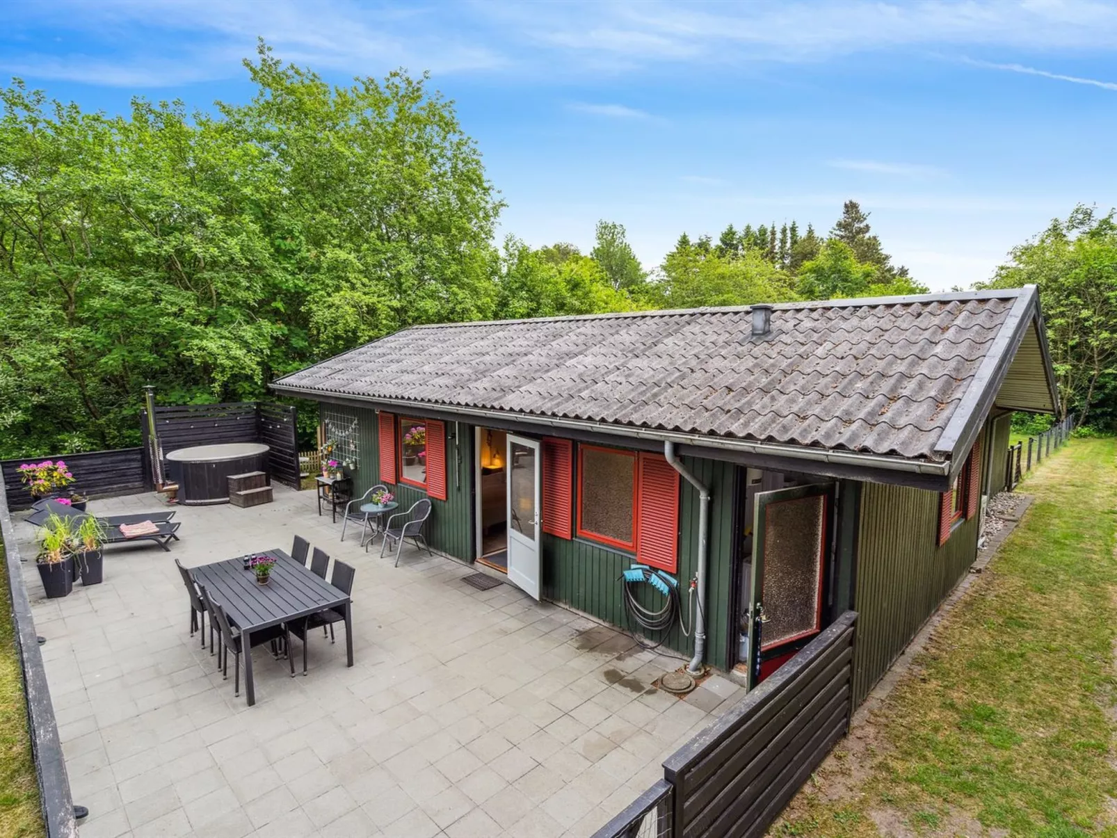 "Nyalle" - 30km from the sea-Buiten