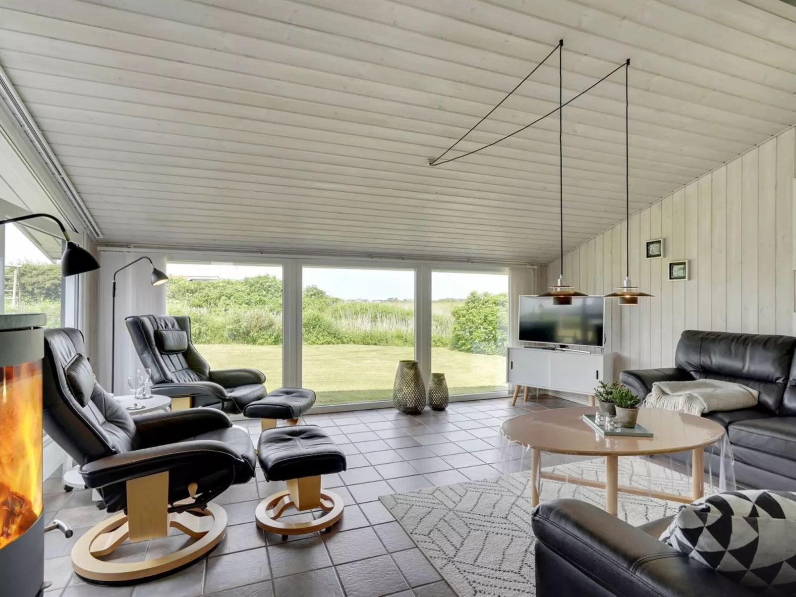 "Tinja" - 700m from the sea-Binnen