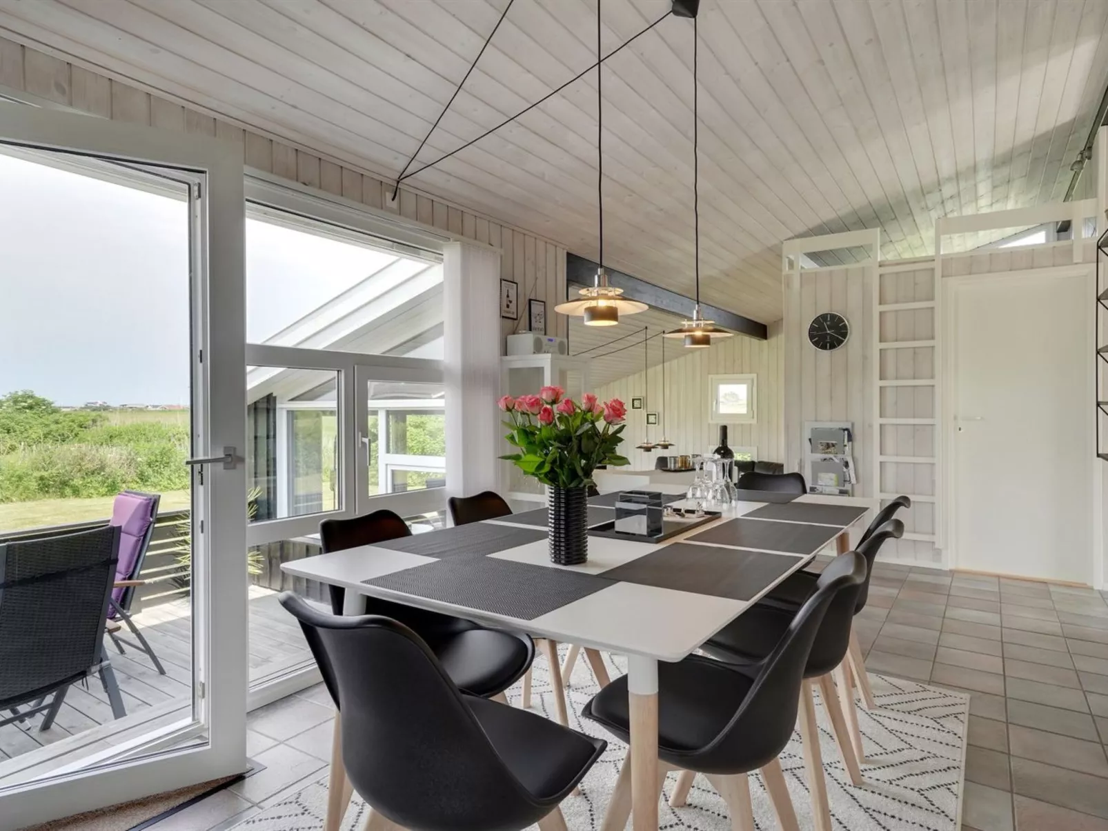 "Tinja" - 700m from the sea-Binnen