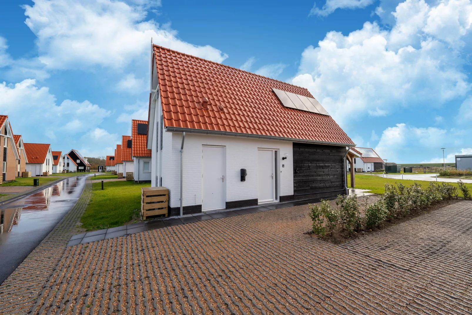 De Pluvier Huis Nr 38-Buitenkant zomer