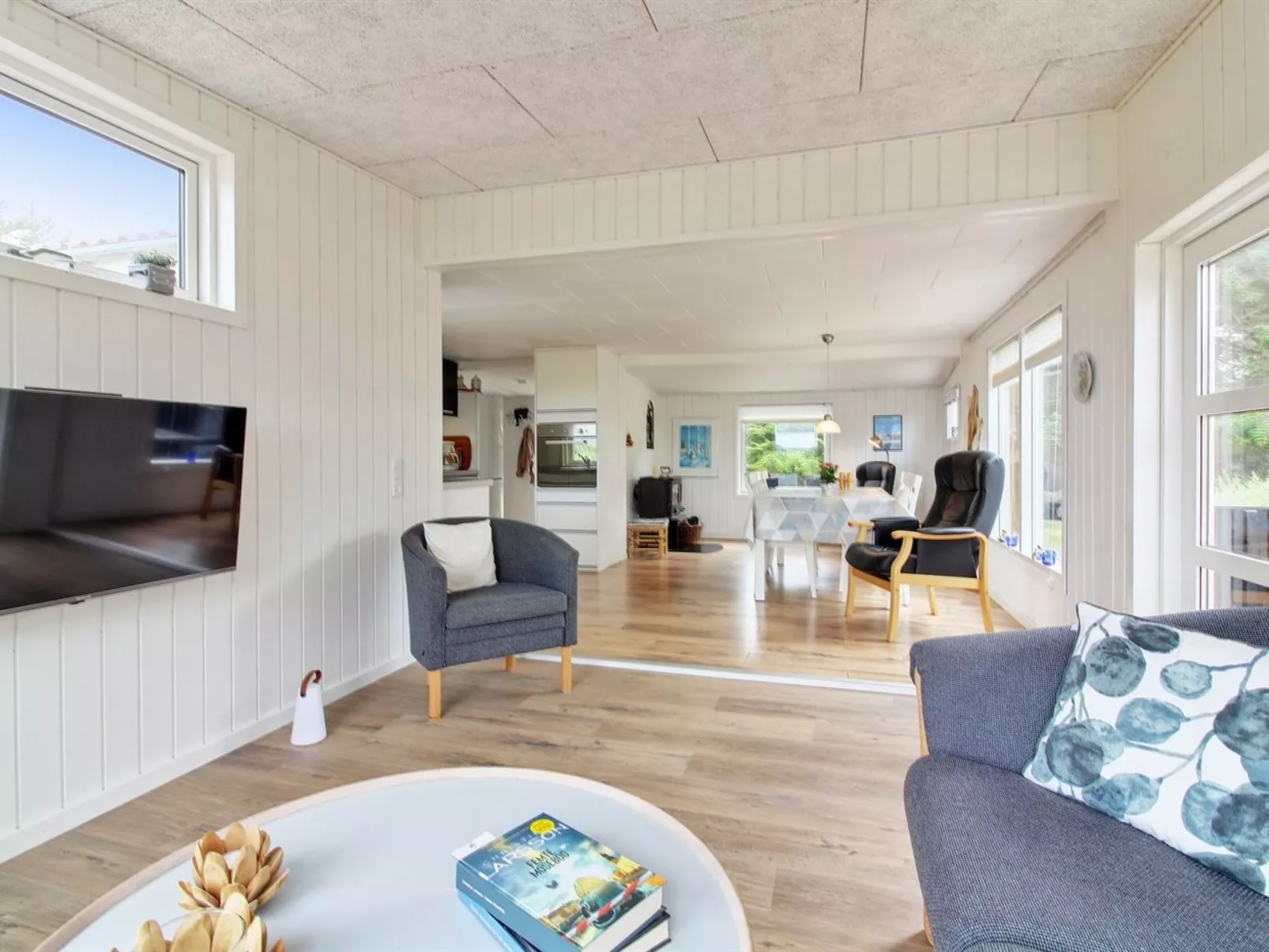 "Daren" - 600m from the sea-Binnen