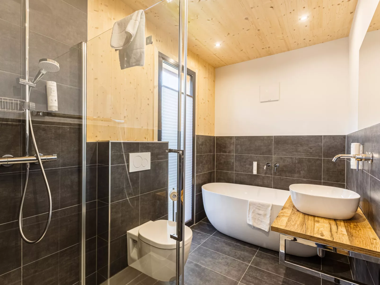 Penthouse # 1b mit Sauna&Außenbadewanne-Binnen