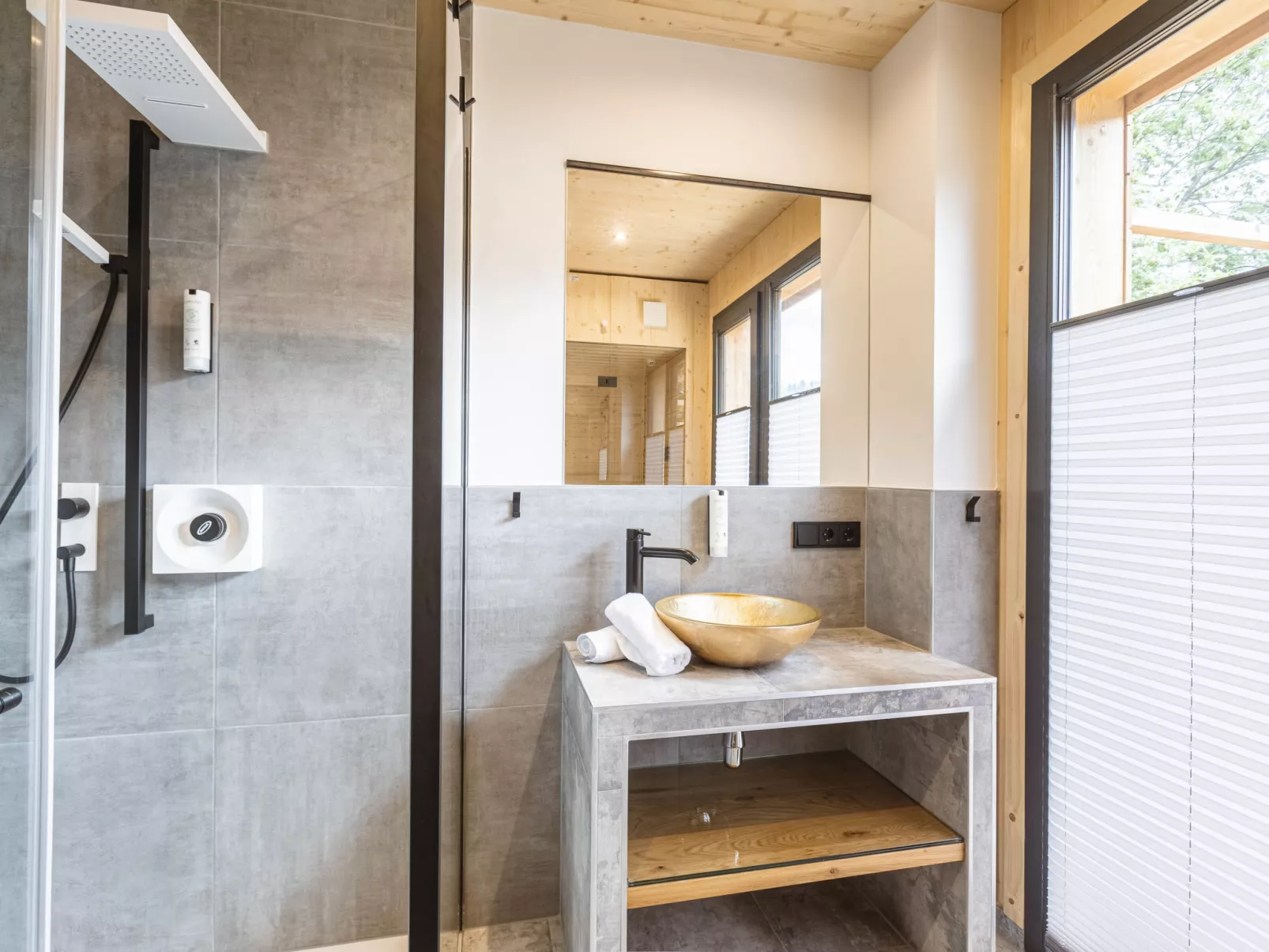 Penthouse # 4c mit Sauna&Außenbadewanne-Binnen