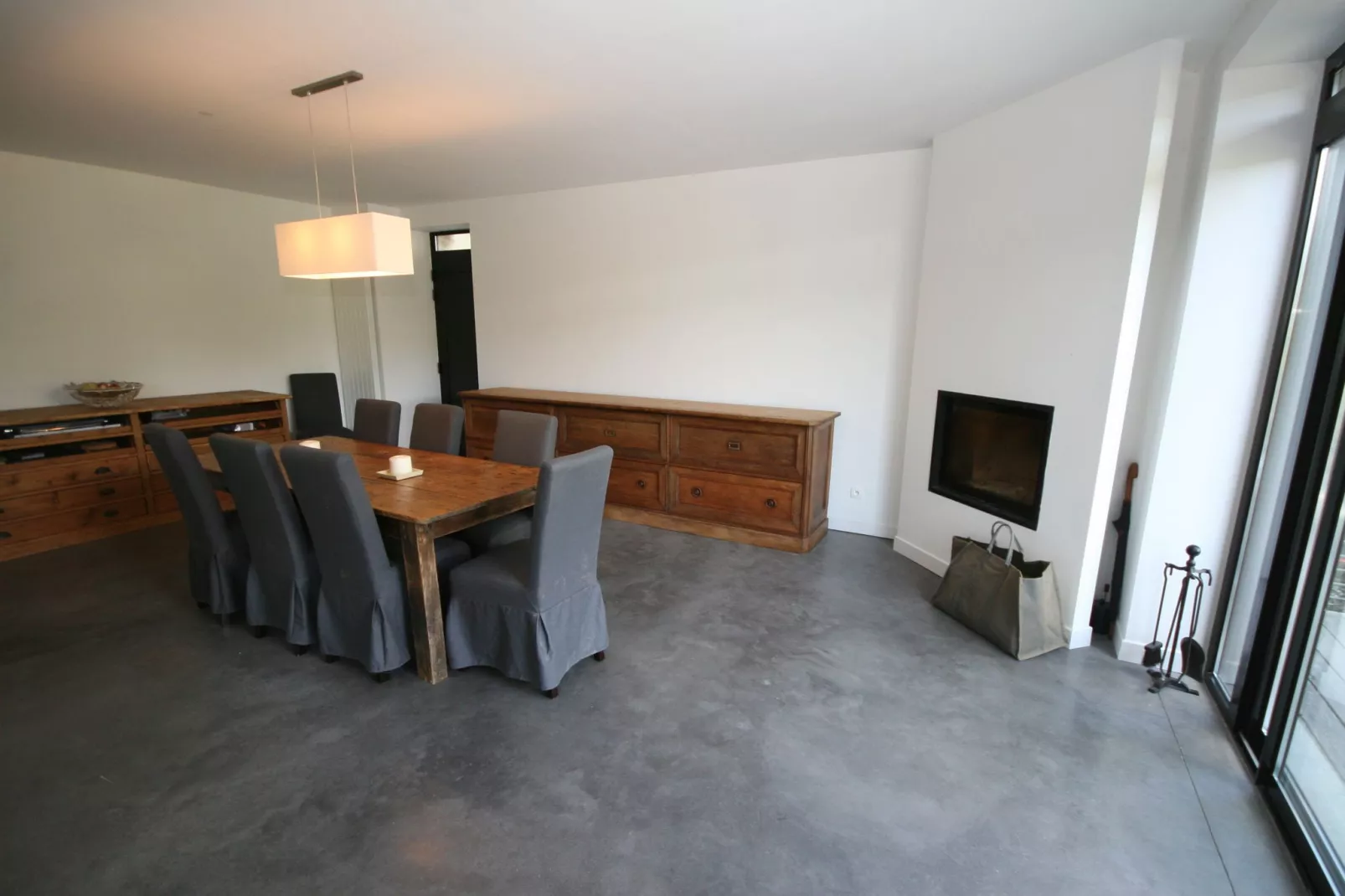 Sur les Quais-Eetkamer