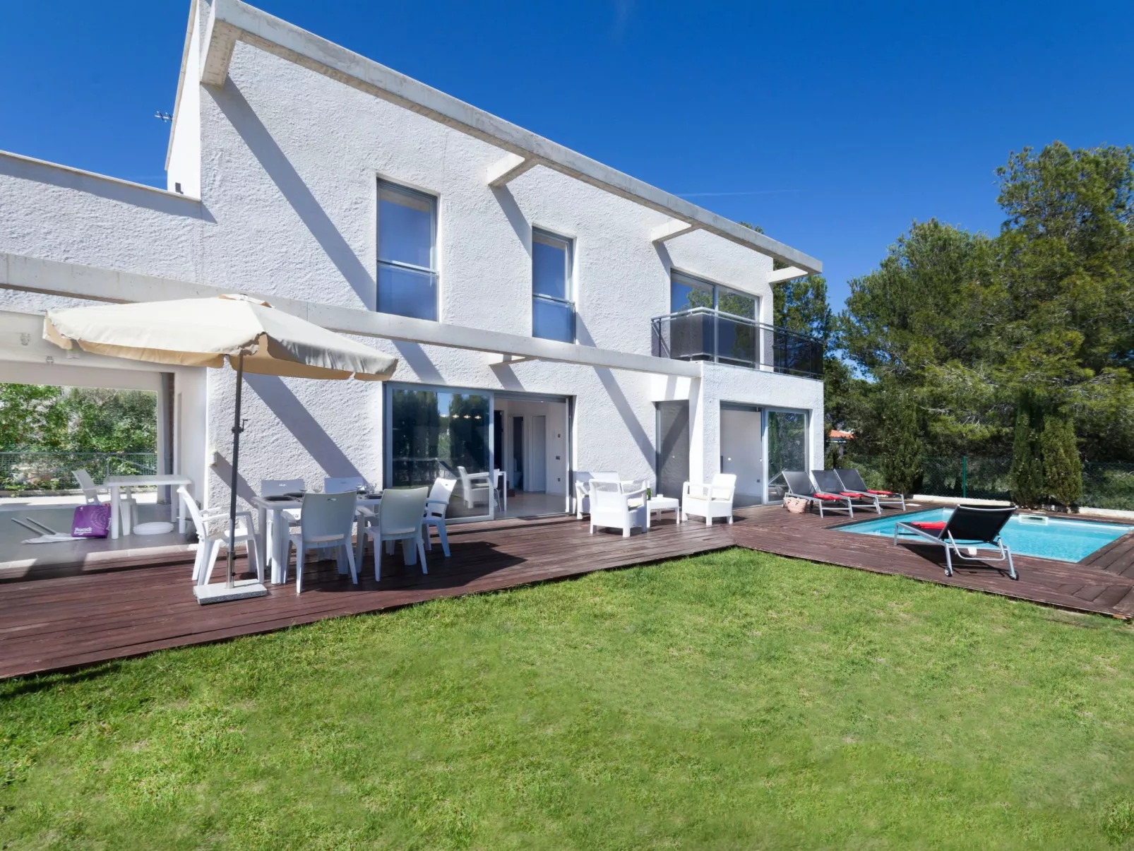 Villa Luxor-Buiten
