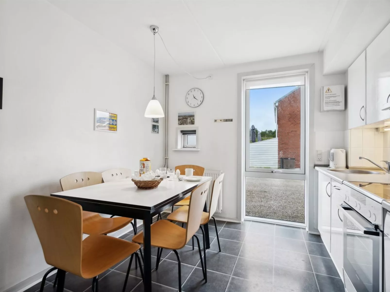 "Edly" - 2.3km from the sea-Binnen