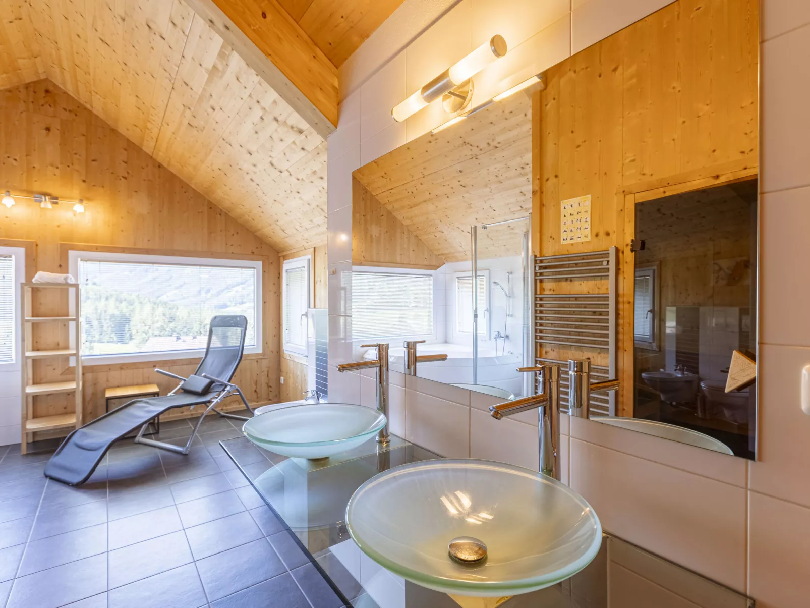 Premium #18 mit Sauna&Sprudelbad-Binnen
