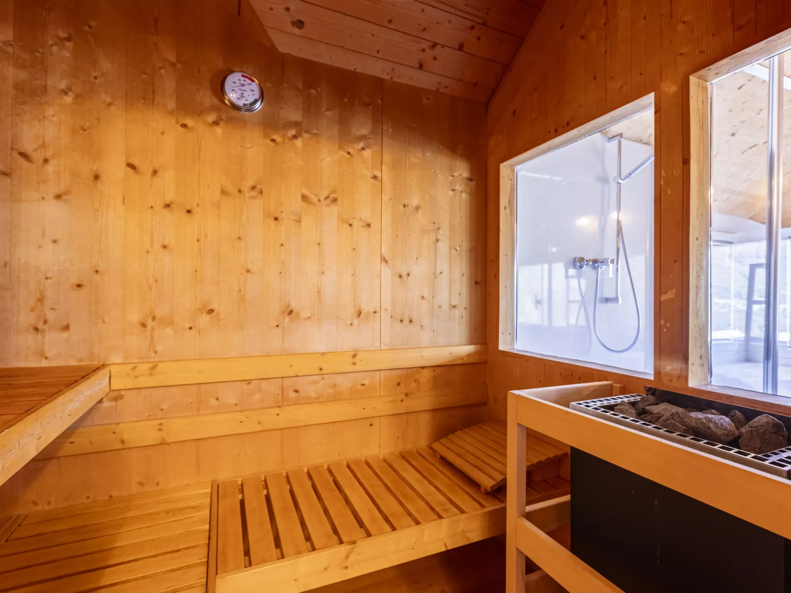 Premium #18 mit Sauna&Sprudelbad-Binnen