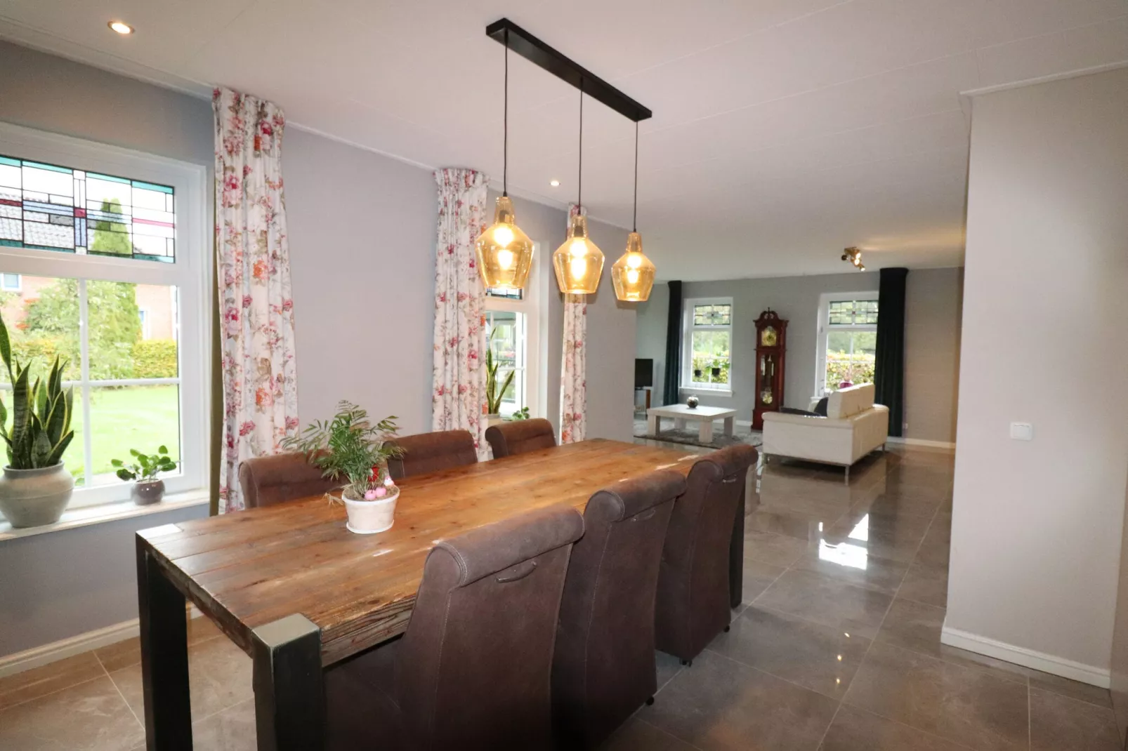 Appartement Notenbomer-Eetkamer