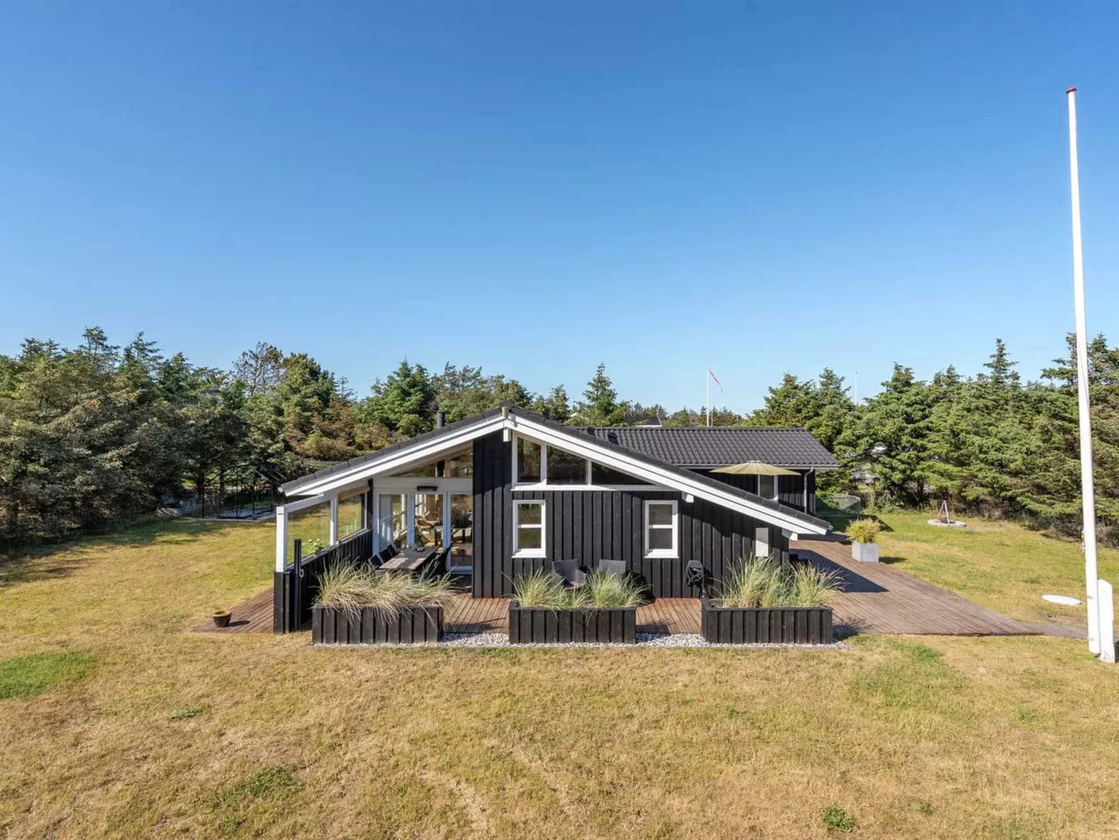 "Gun" - 450m from the sea-Buiten