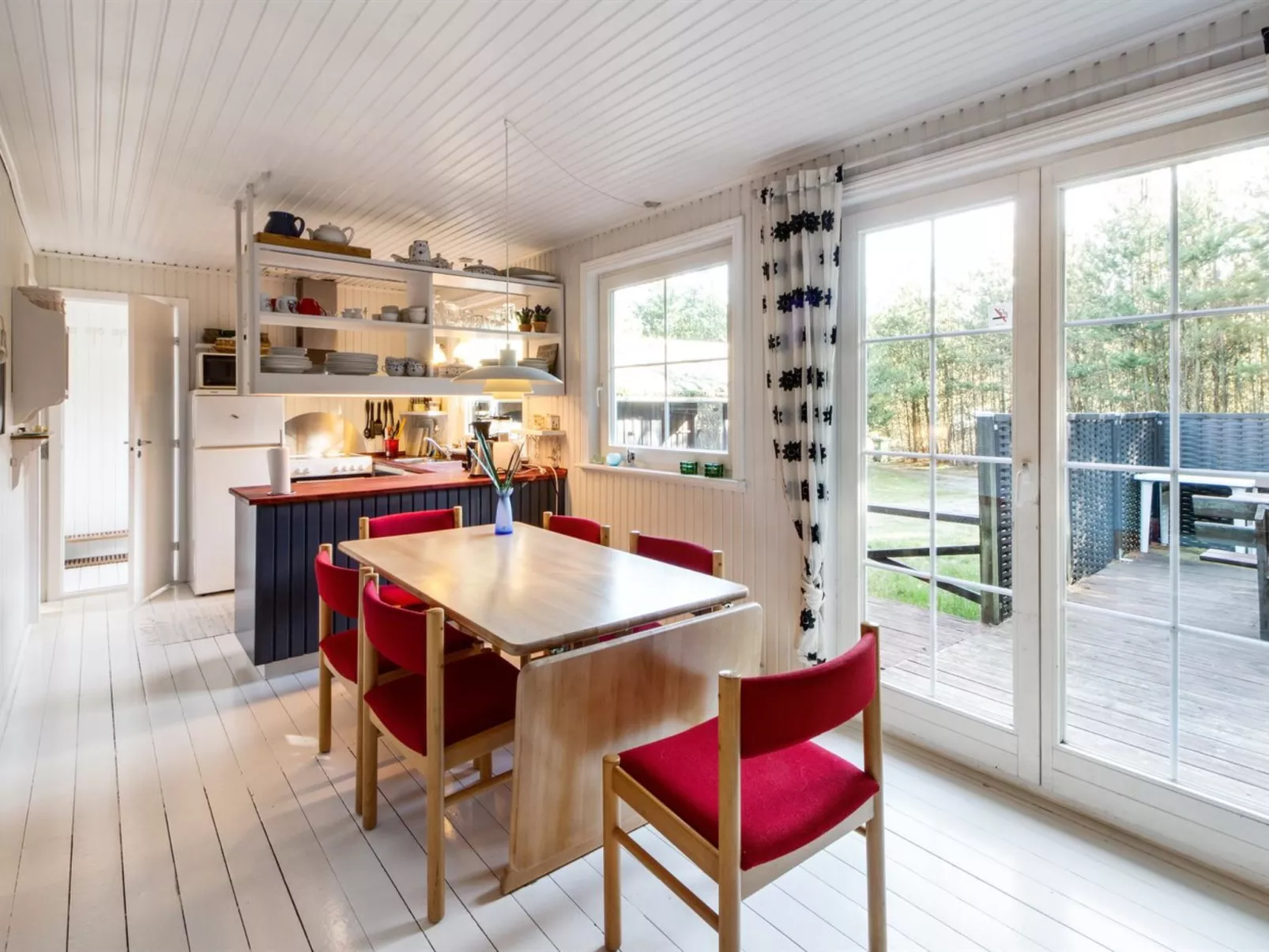 "Eimi" - 1.5km from the sea