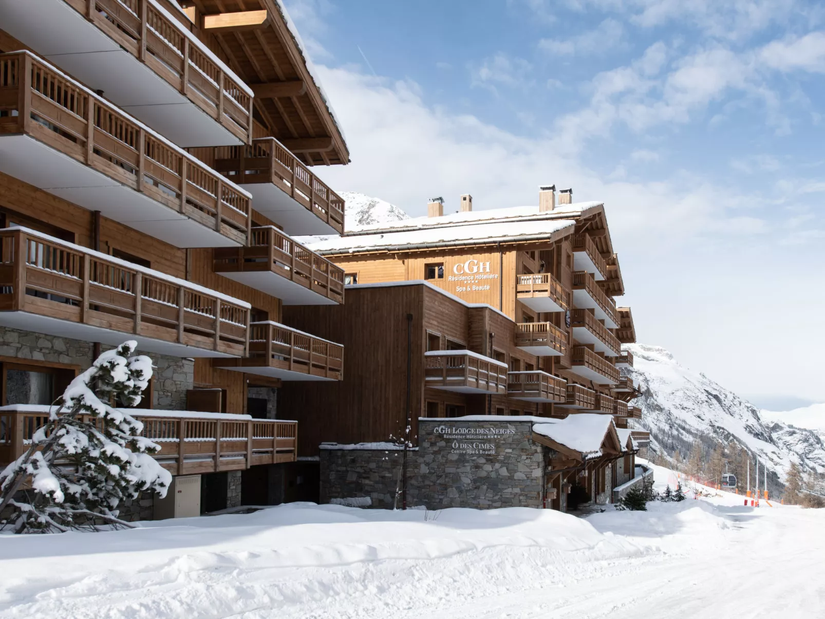 Le Lodge des Neiges-Buiten