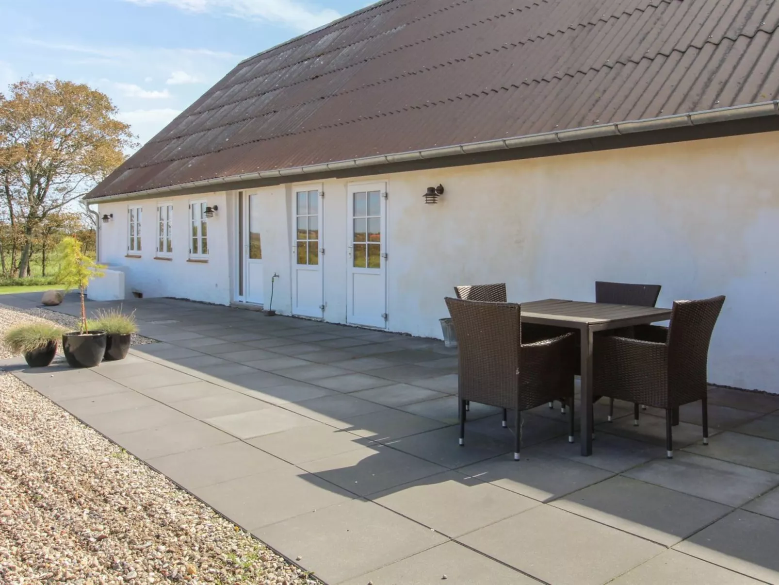 "Dolfine" - 15km from the sea-Buiten