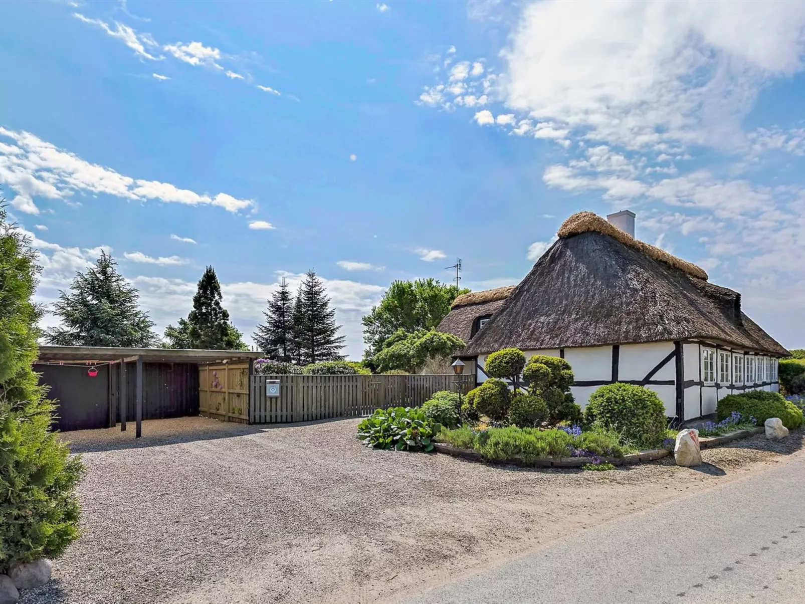 "Ajo" - 2km from the sea-Buiten