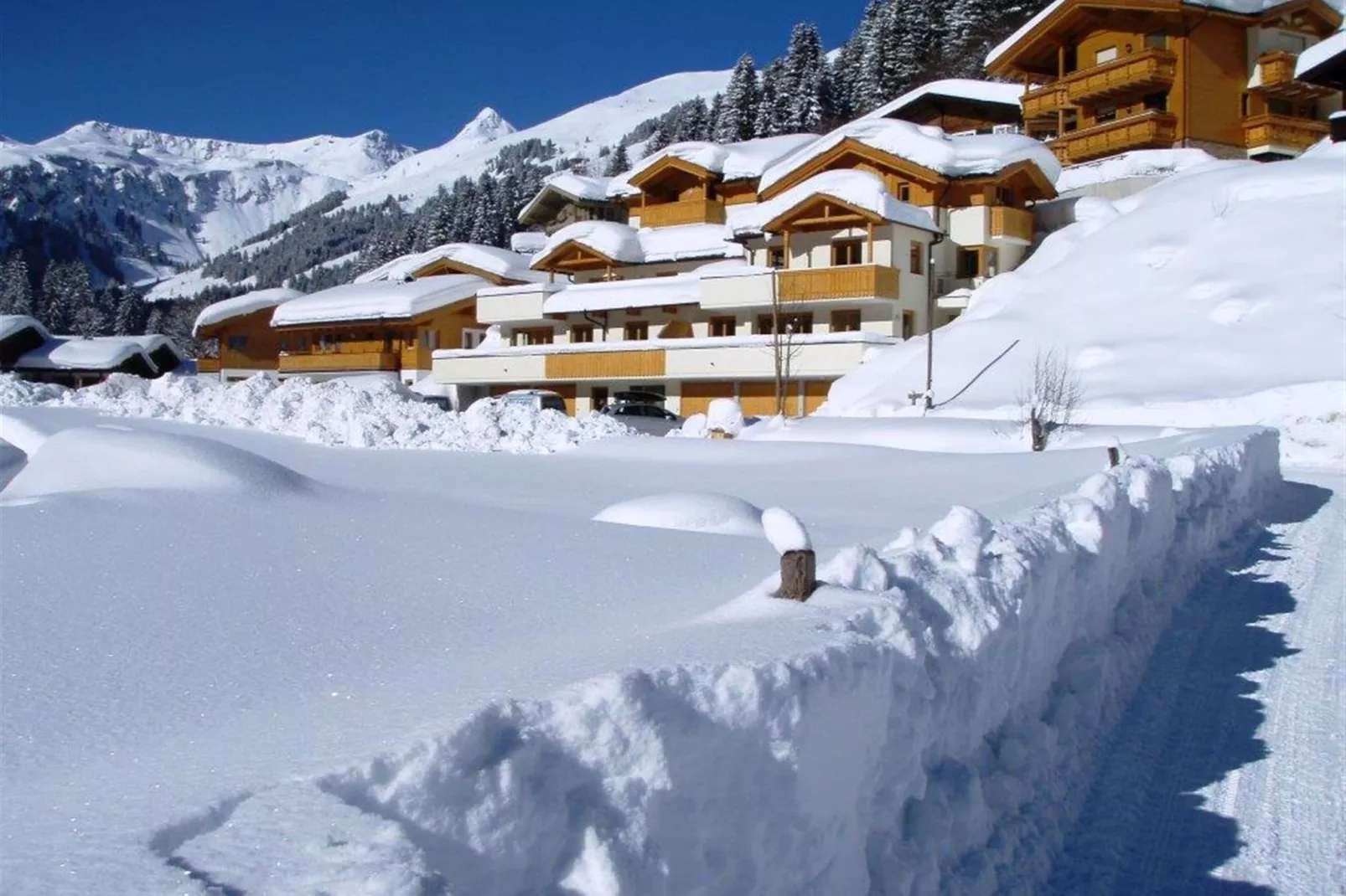 Chalet Apartment Mittenwald Top 1-Exterieur winter