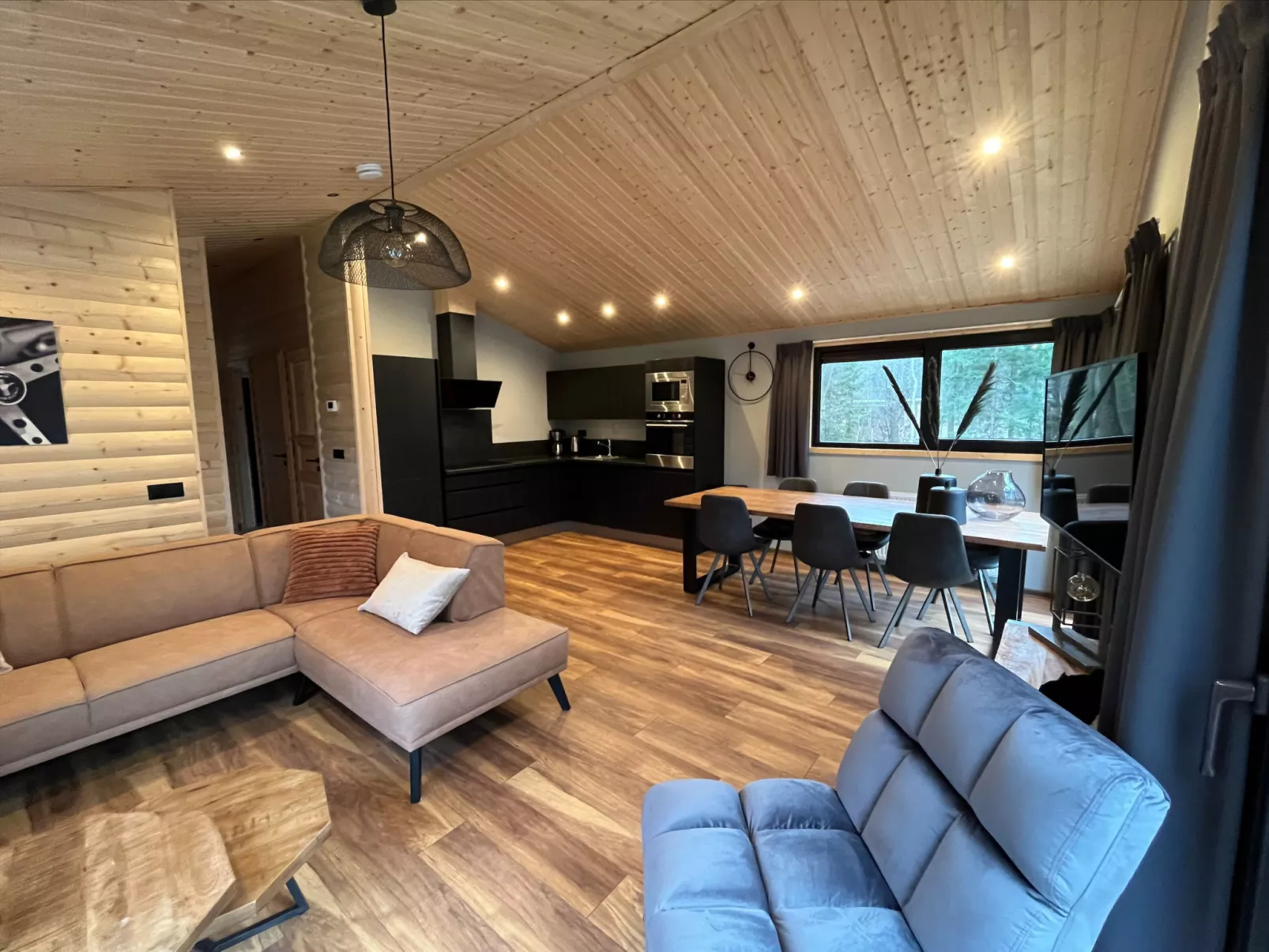 Hackfort Hottub-Binnen