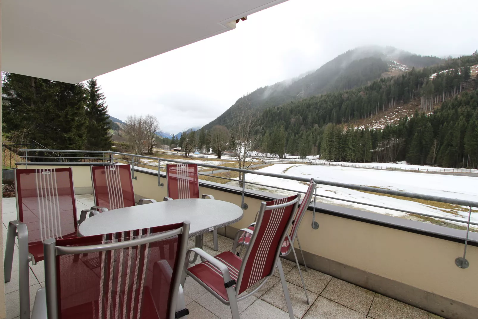 Chalet Apartment Mittenwald Top 1-Terrasbalkon