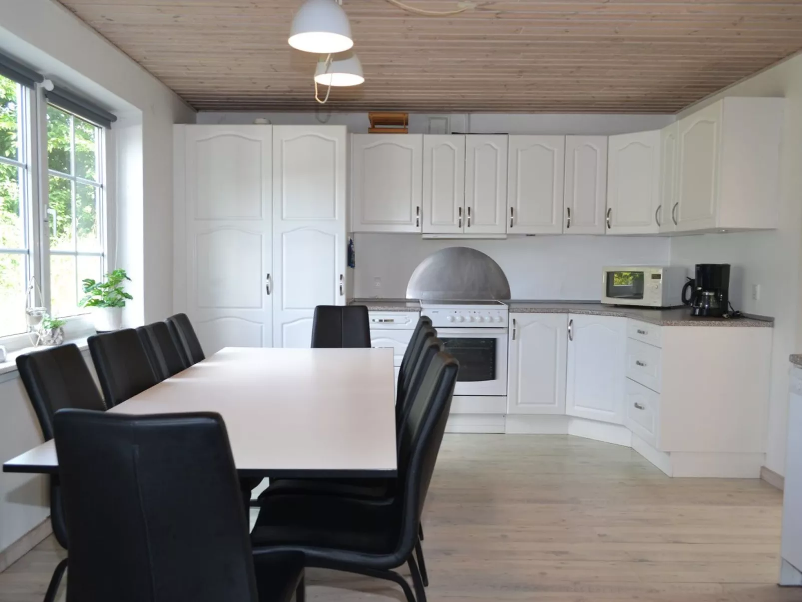 "Rea" - 5km from the sea-Binnen