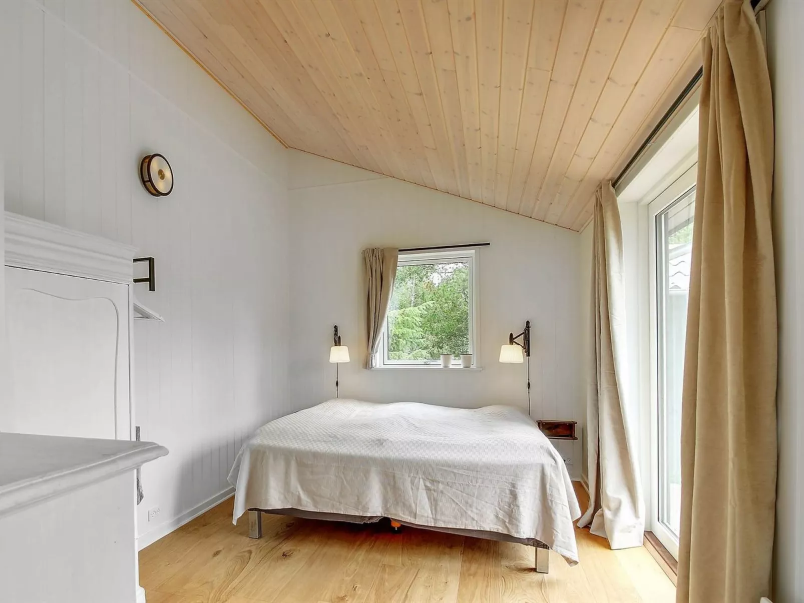 "Aleko" - 2.5km from the sea-Binnen