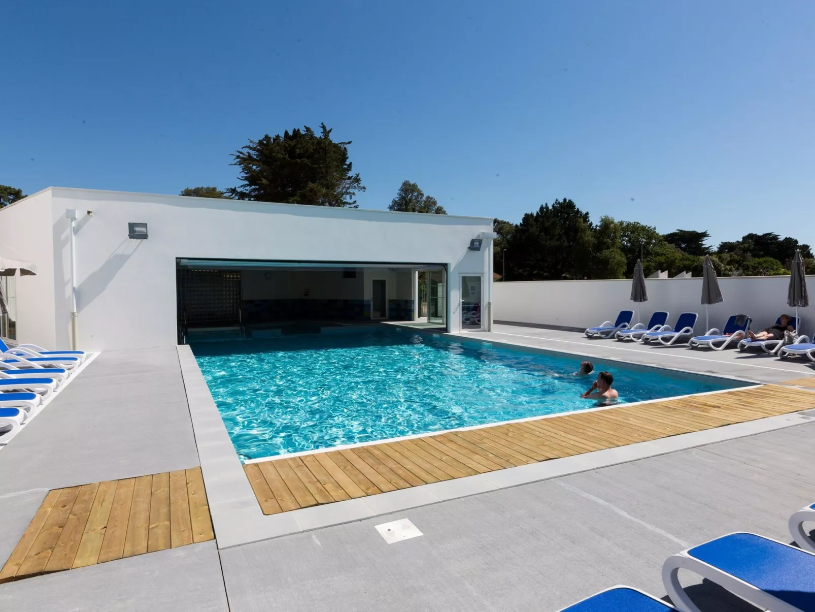 Le Domaine des Pins-Buiten