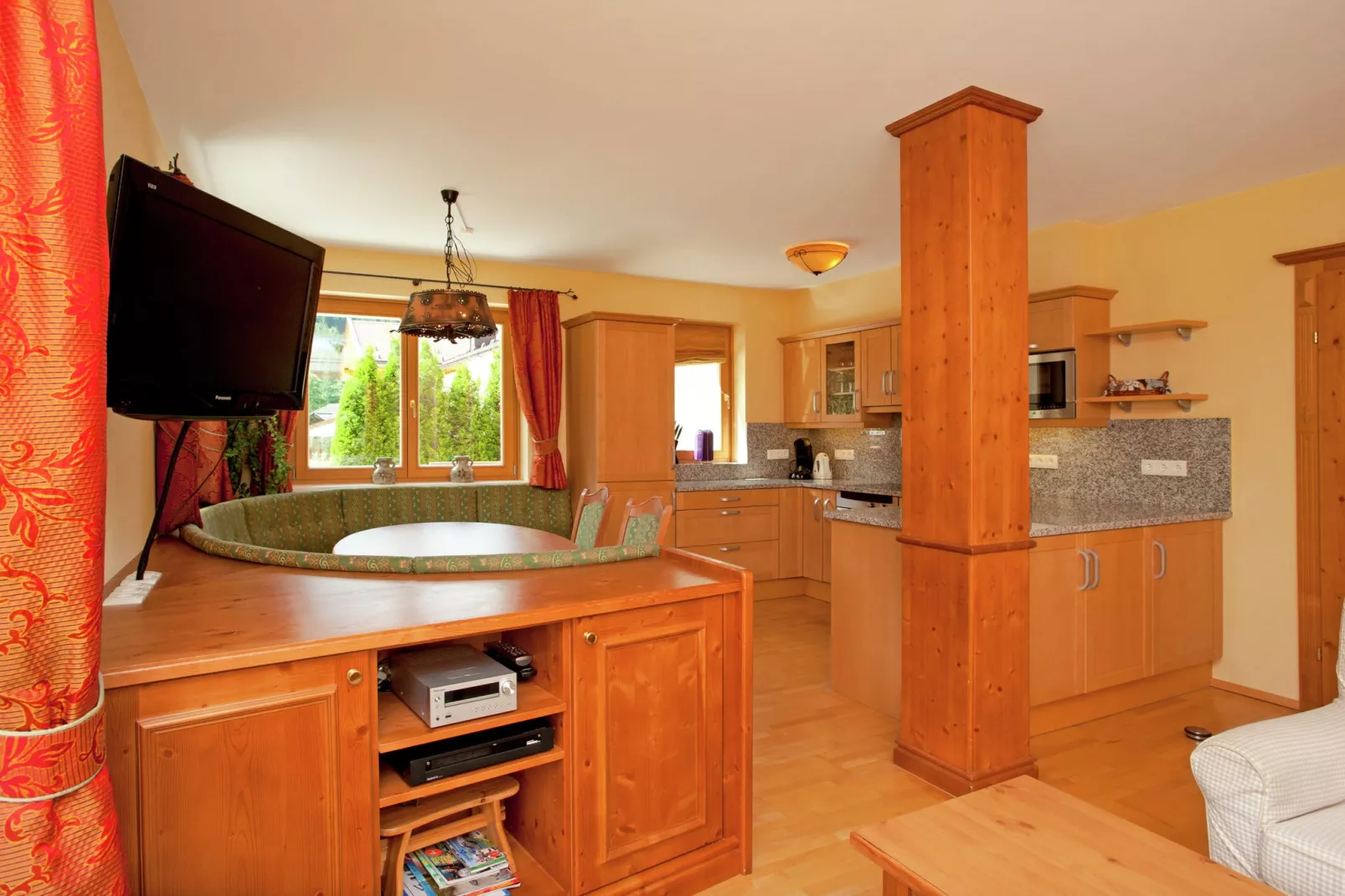 Chalet Apartment Staffkogel - Mittenwald-Eetkamer