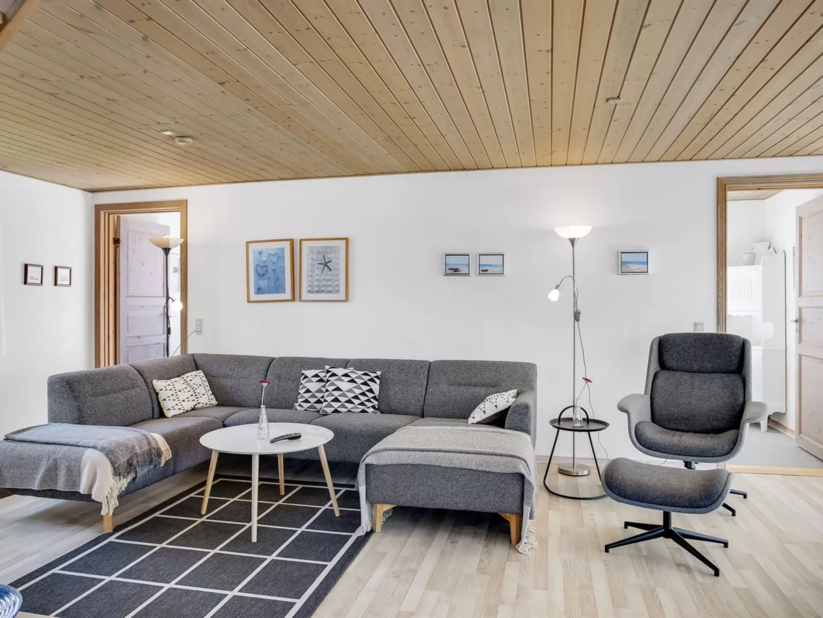"Laila" - 1.2km from the sea-Binnen