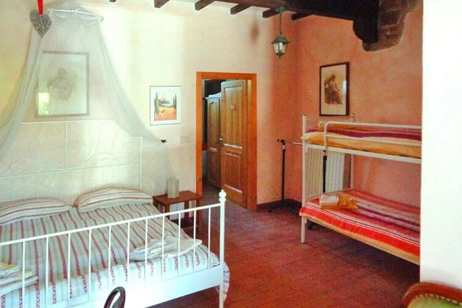 Villa Ca' Piero, Urbino-max. 8 pax-Slaapkamer