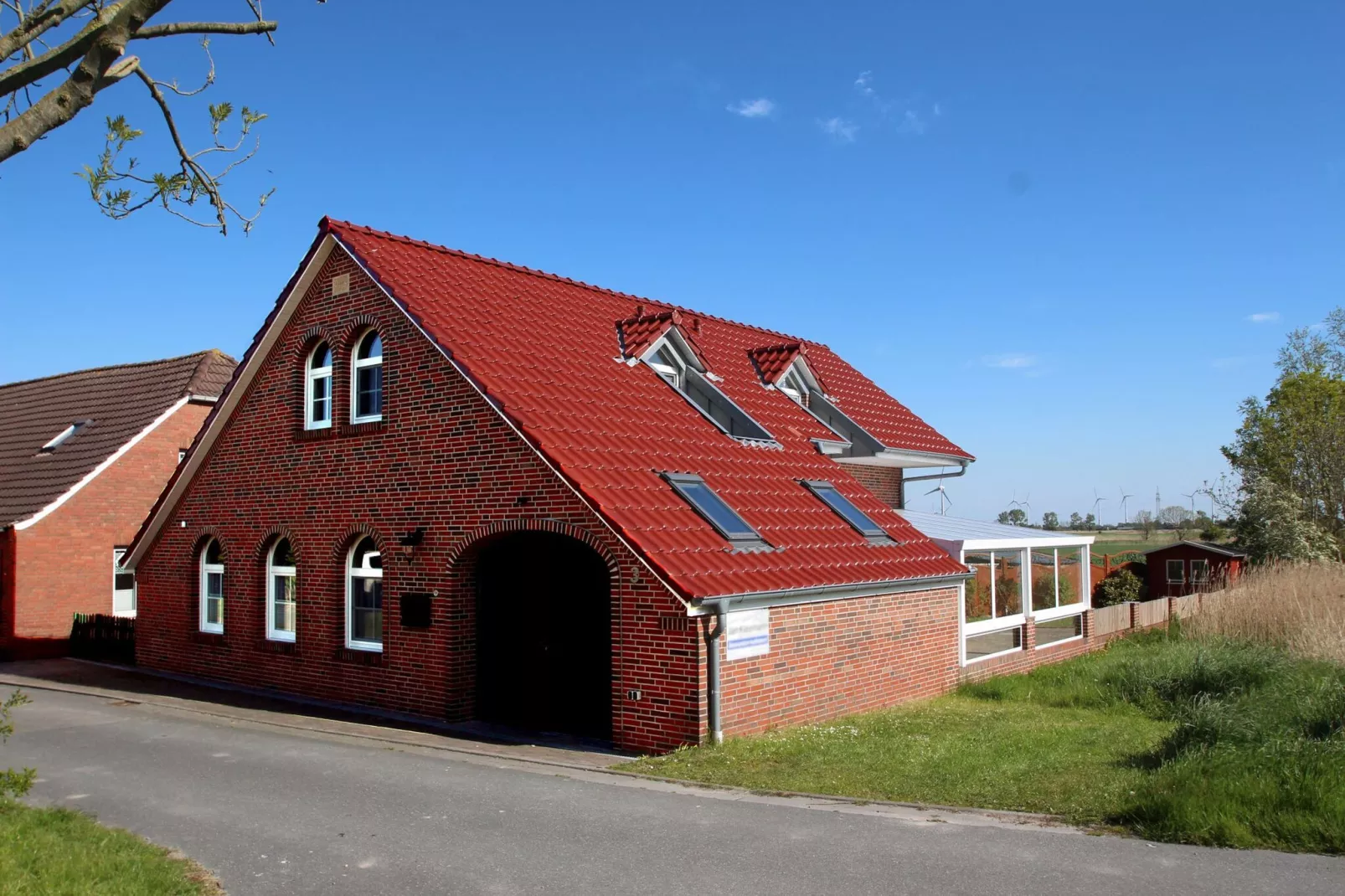 Großes Ferienhaus in ruhiger Lage mit Feldblick